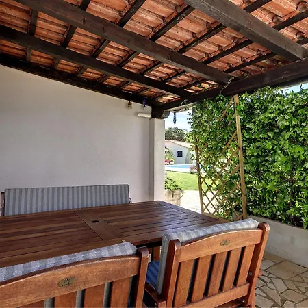 Apartment Adorable With Covered Terrace And Pool Pula